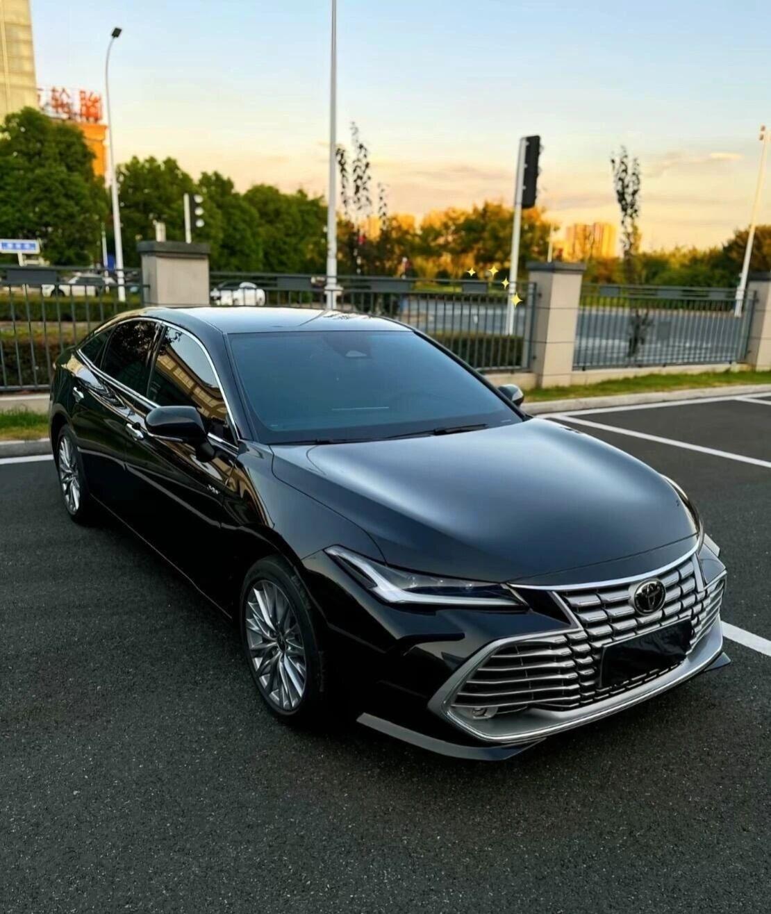 黑色亚洲龙一出场，气场与质感直接拉满经典黑色车身自带高级质感，沉稳大气又不失格调