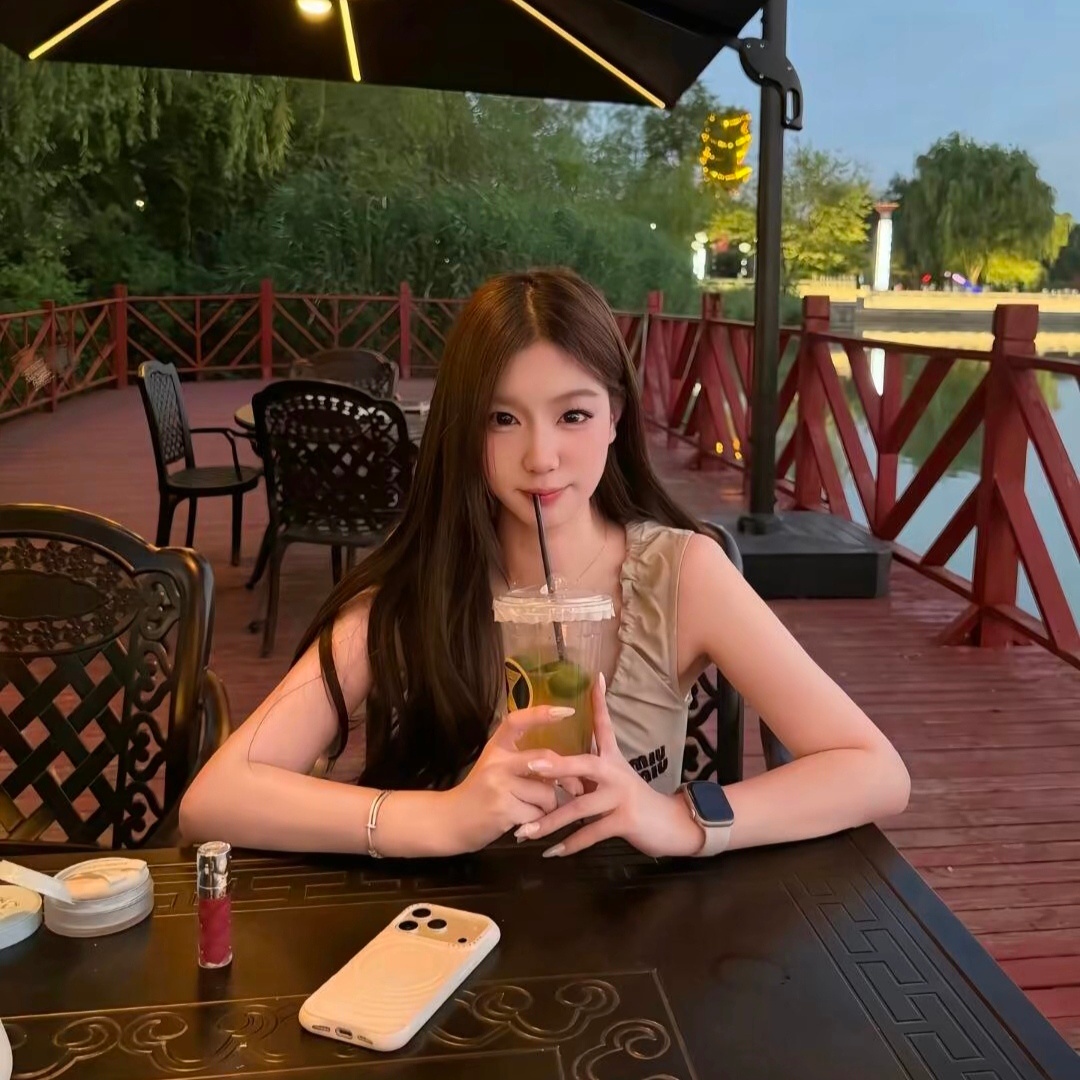 𝐖𝐞𝐂𝐡𝐚𝐭｜松弛氛围感女生头像分享𝑆𝘩𝑎𝑟𝑒. 小众女头
