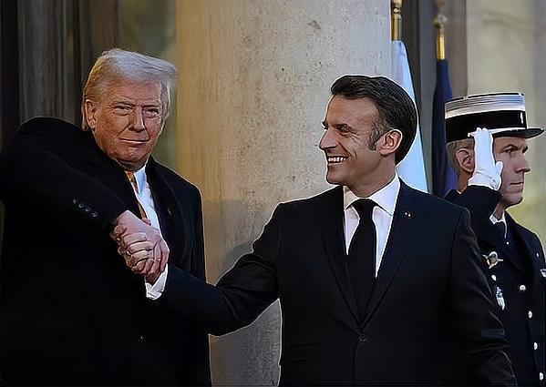 马克龙和特朗普这对“塑料兄弟”分歧不小！特朗普动不动就加关税、退群（比如巴黎气候