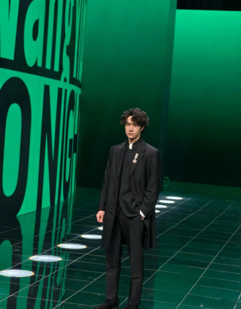 宇宙探索者王一博，这口碑这身形，好矜贵又拽酷