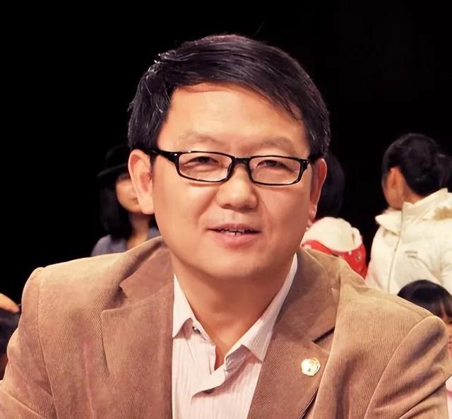 长知识了！还有个臣妾主义？读书的时候，知道有资本主义和社会主义，从来没听说过臣妾