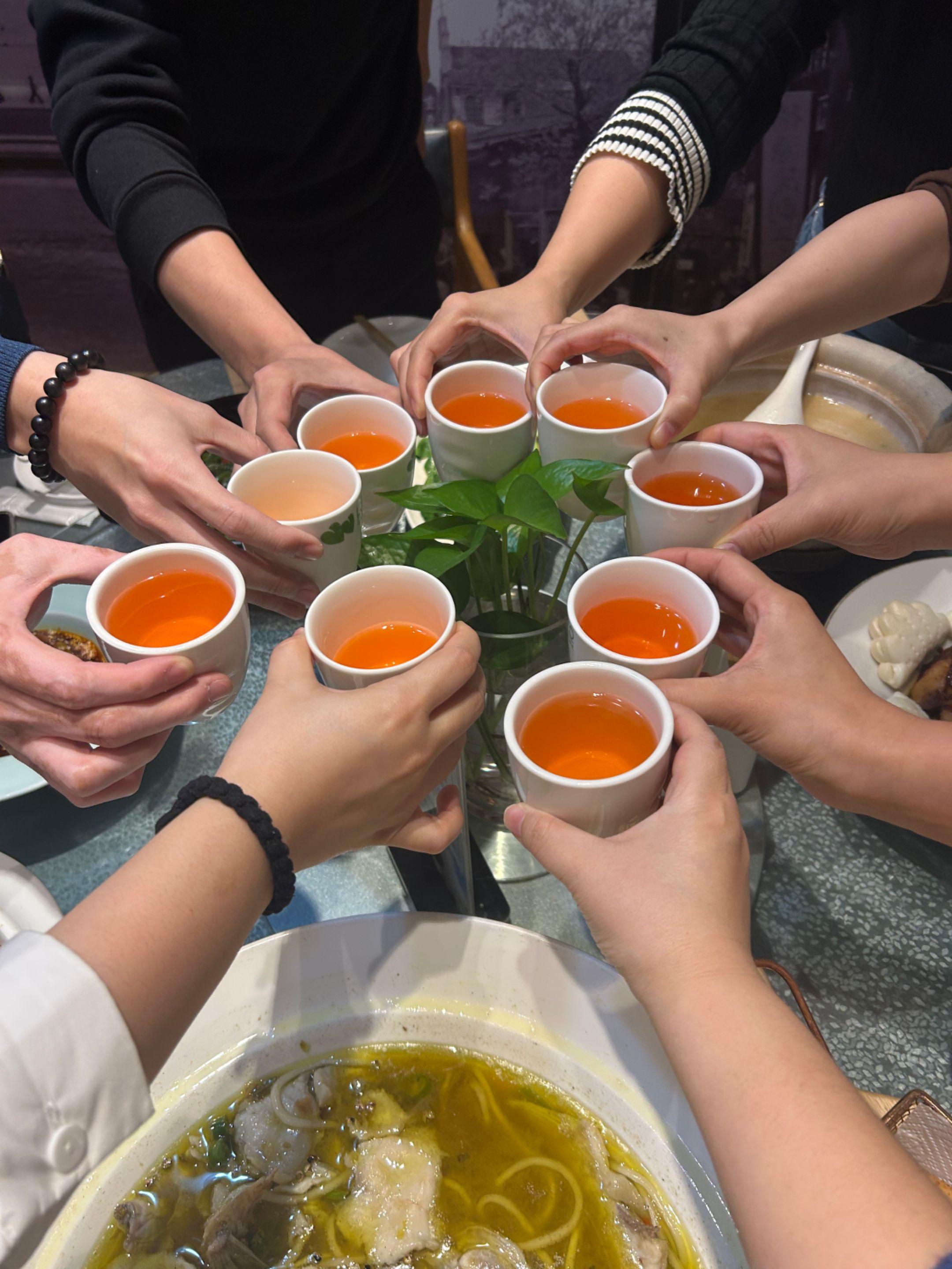 2025，新年好！！祝你，祝我，祝我们的2025:开心，健康， 有钱...