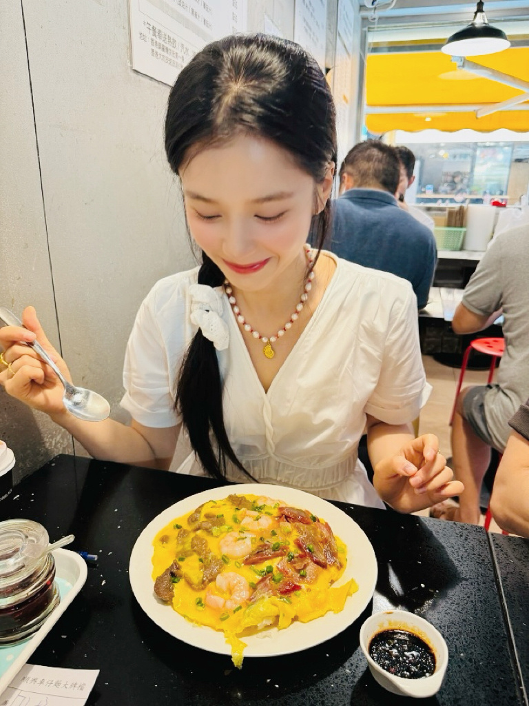张婧仪把微博当朋友圈谁懂啊 内娱活人感[给你小心心] ​​​