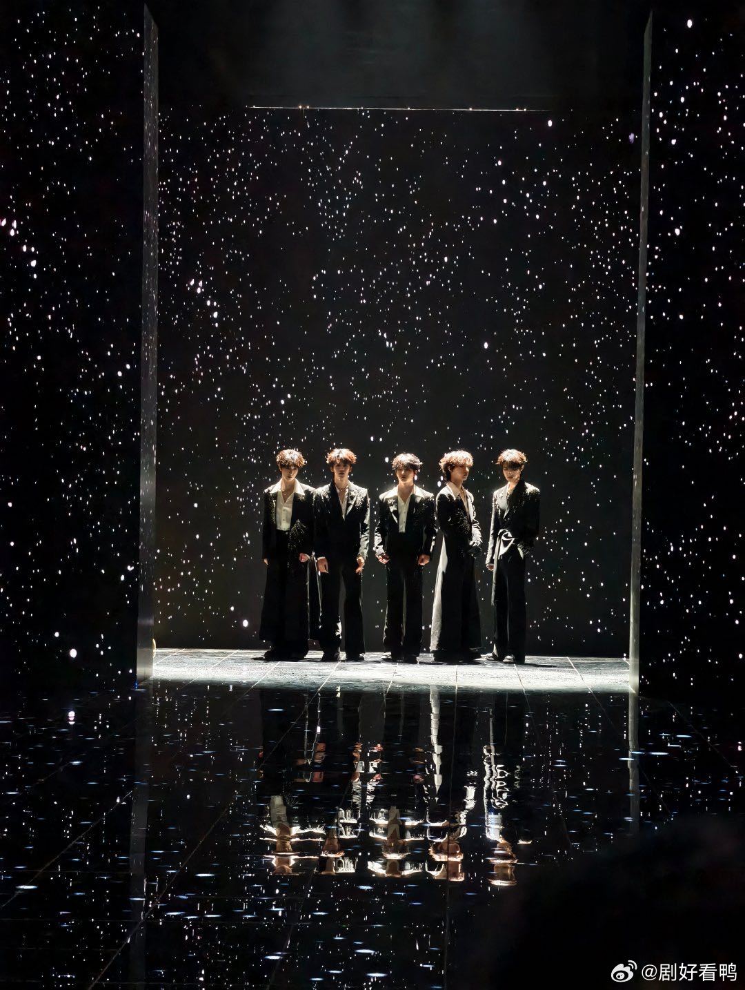 张远让穆祉丞喊叔叔 谁被这波互动戳中了🤌张远开朗有梗，穆祉丞真实不装，三人聊天