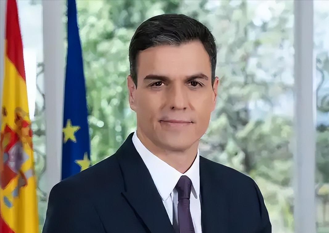 [月亮]西班牙首相桑切斯：从被党内排挤、孑然一身走出议会大厦，到靠众筹逆袭、重新