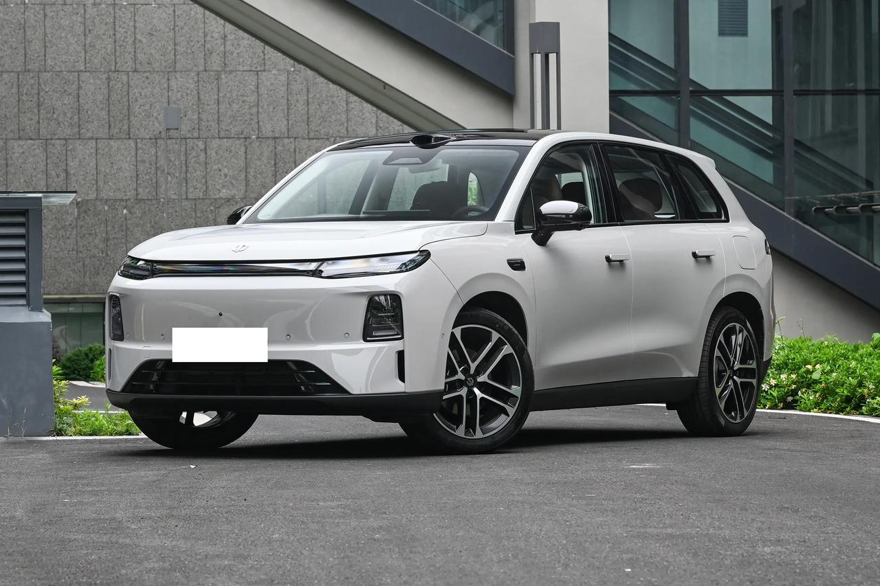 新款零跑C10的竞争对象其实不只是宋Pro、银河M7这些紧凑SUV，它还在抢一部
