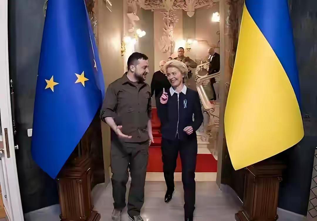 900亿欧元，数字看起来很大，按照冯德莱恩的说法，这些钱是给乌克兰2026年和2