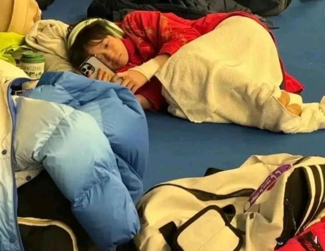 全红婵摘银背后：成长的代价与破茧的倔强。在墨西哥湾的碧波之上，那个曾以“水花消失