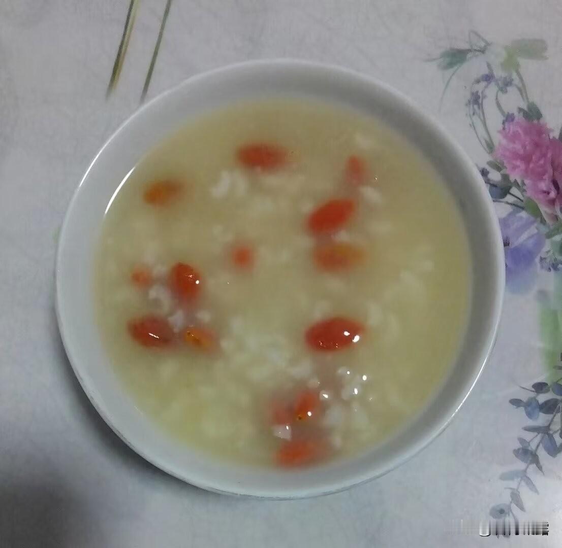 在你老家，"吃粥"的方言怎么说在我们老家方言是：喝稀饭。