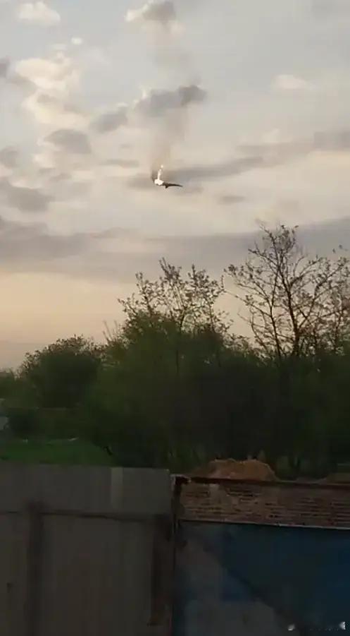 【乌空军司令：首次击落俄罗斯图-22M3战略轰炸机】4月19日，乌克兰空军司令尼