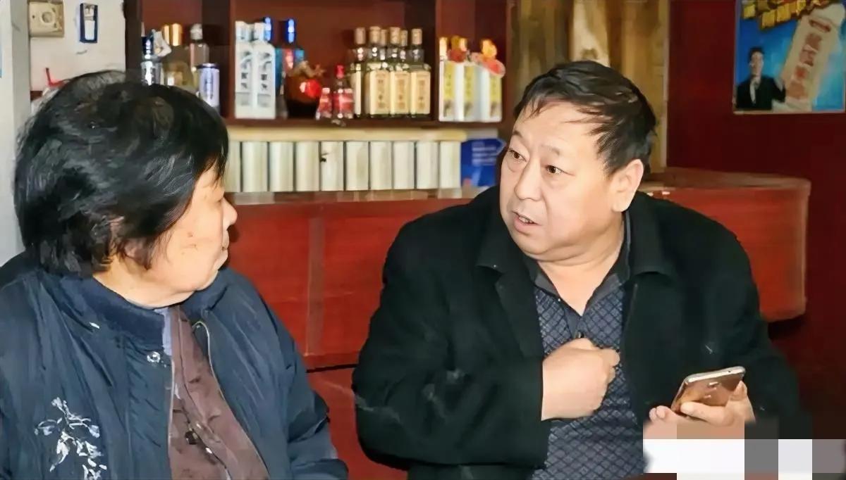 2005年，法庭上，一名罪犯突然站起来对着法官，大喊道：我明明杀了4个女人，为什