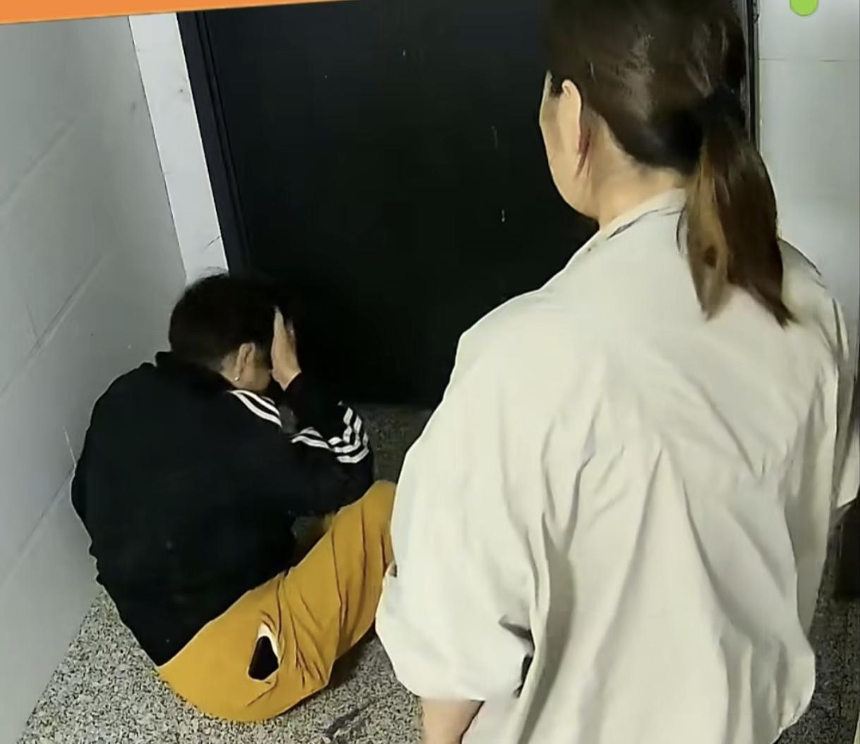 婆媳电梯内冲突
儿媳推倒醉酒婆婆
婆婆酒后掌掴儿媳被推出电梯
 宁夏，婆婆聚餐醉