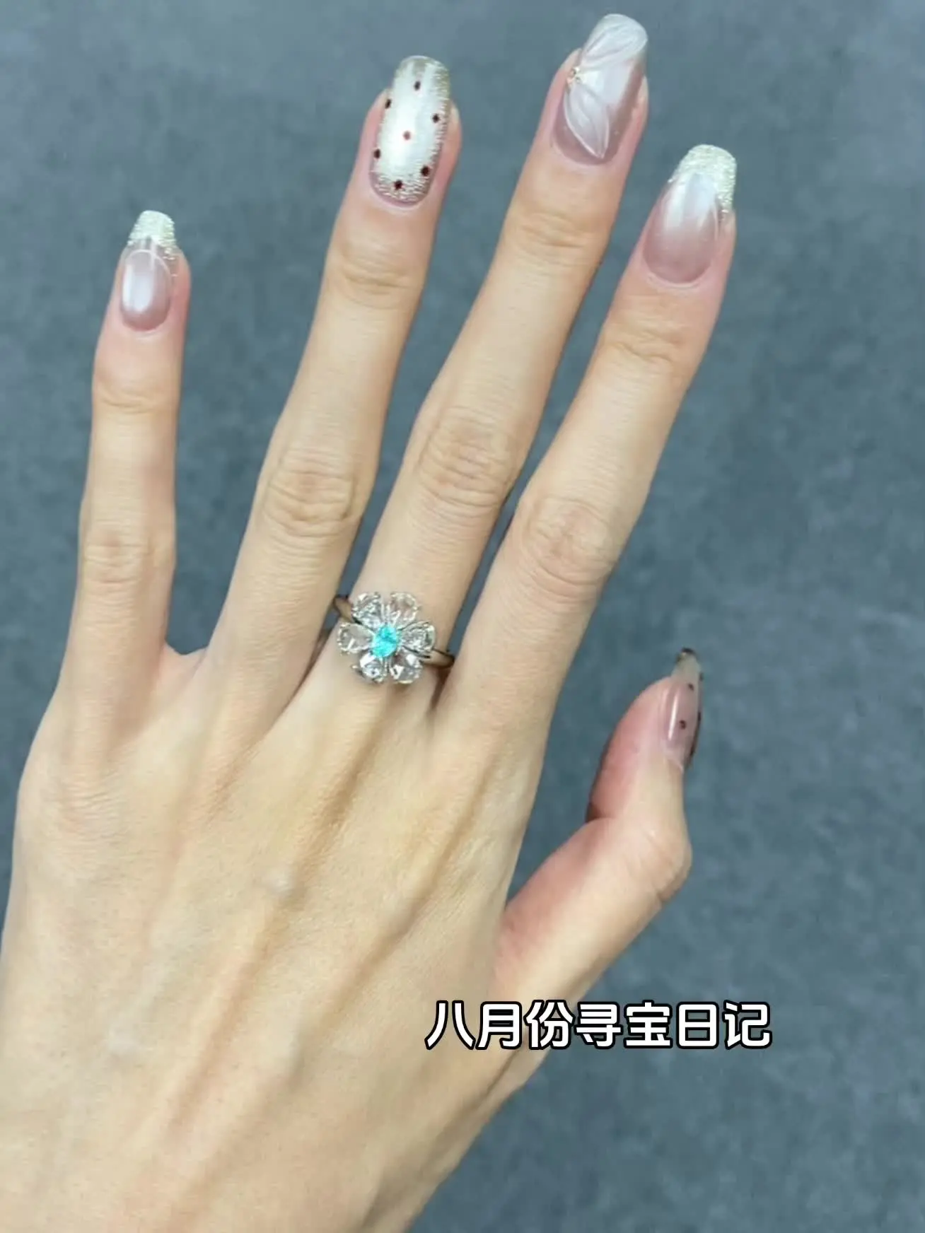 日本八月份寻宝日记 特意用了玫瑰切钻石去设计，更加突出帕拉伊巴的色和霓虹感了