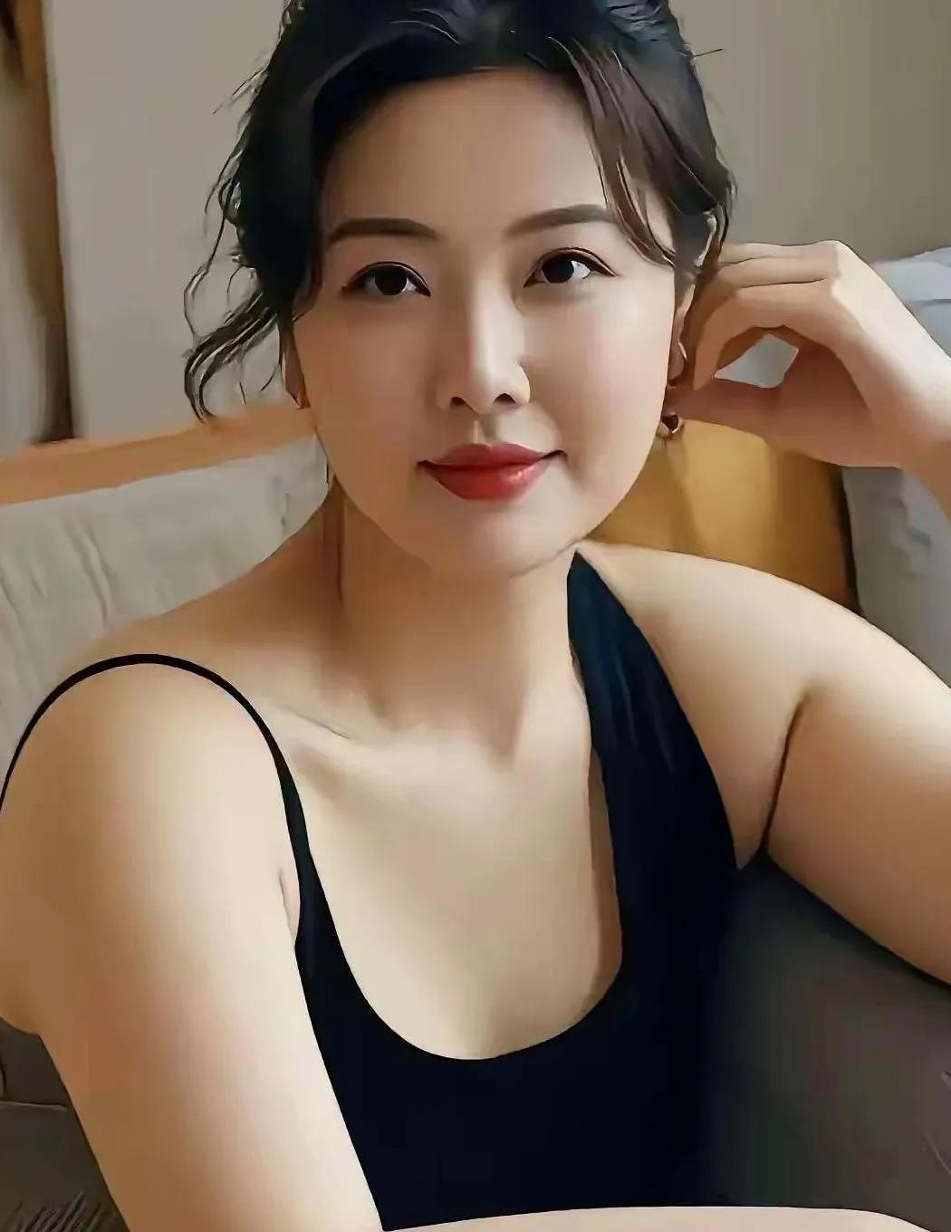 男女再好，没有过私情也不能算作情人
文/无冕诗人

在情感的版图之上，
人们探讨