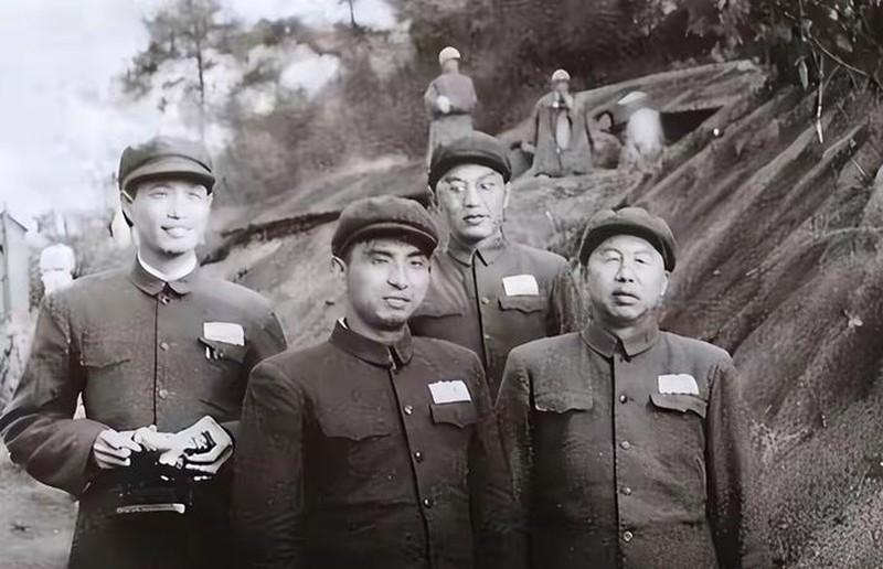 黄克诚查一顿400元的接风饭，连总参谋部都不放过。1980年1月，杨勇在京西宾馆