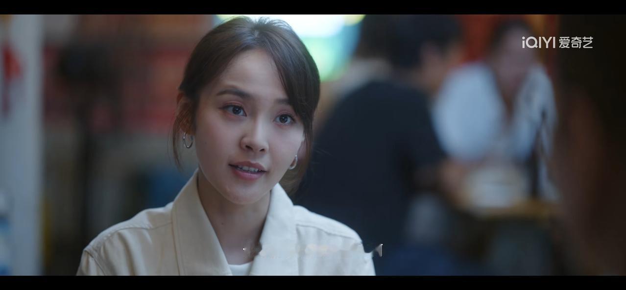 《问心2》泄露病人隐私给欧阳妲的有两个人，一个是张湛，另一个是因为周筱风做错了一