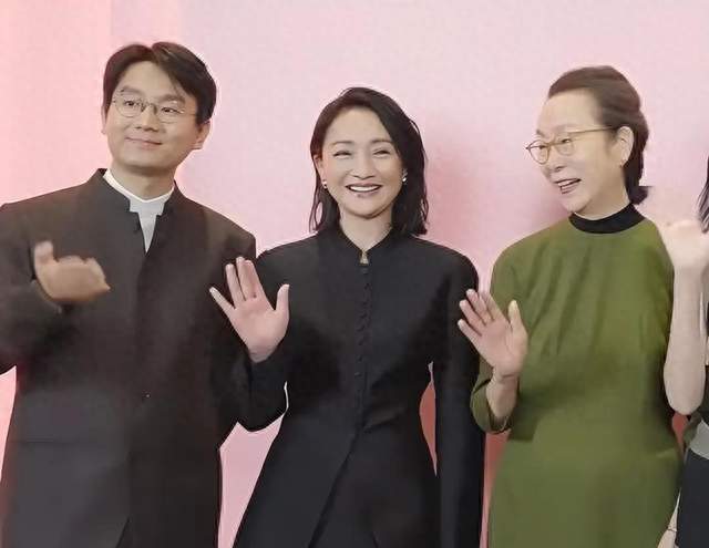 越低调越出乎意料，51岁周迅夺釜山国际影后，刘德华的话有人信了