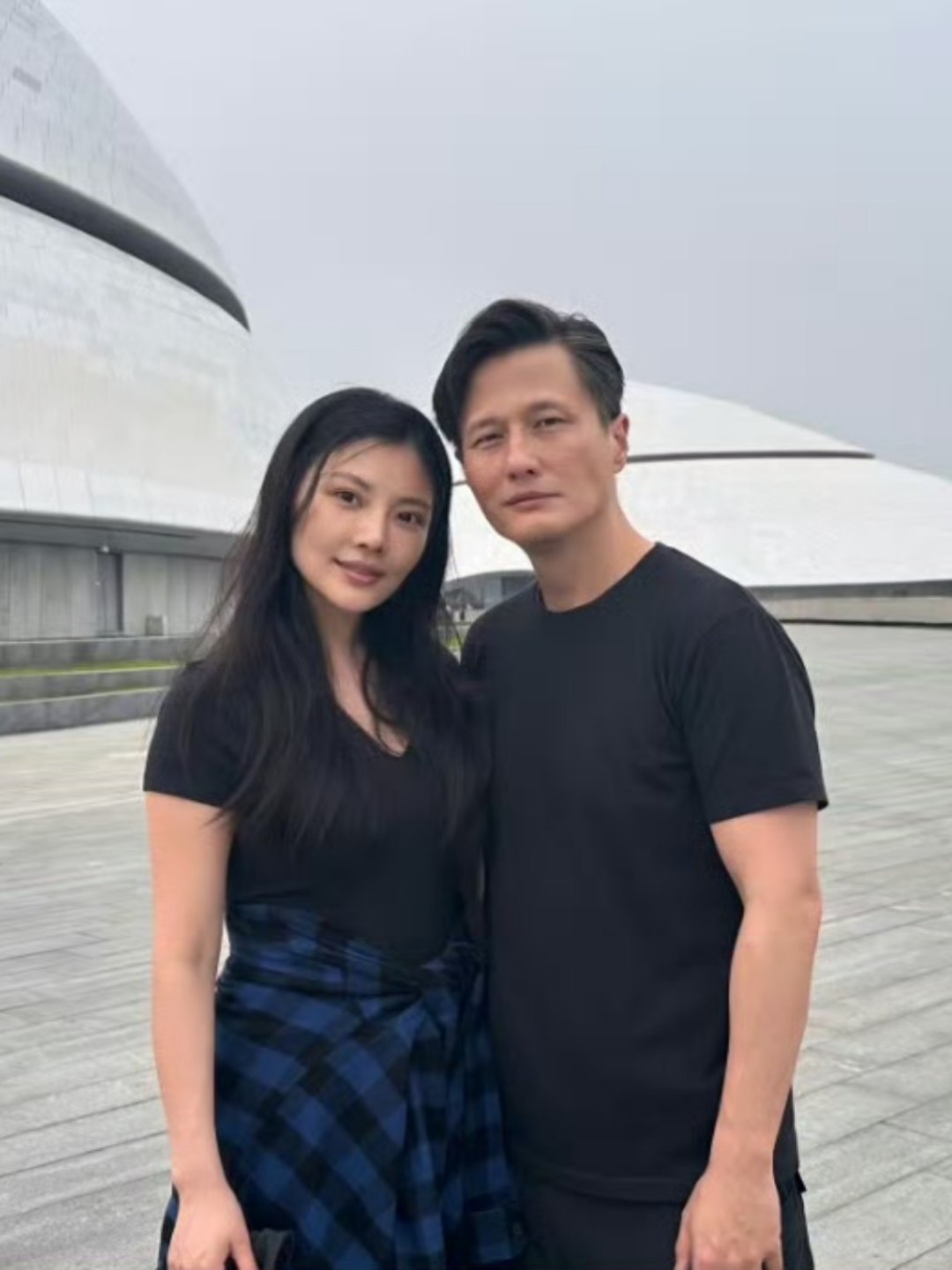 尹子维徐冬冬吵架了 大嫂徐冬冬的丈夫尹子维发文称，你不和我去探店！不让我发关于你