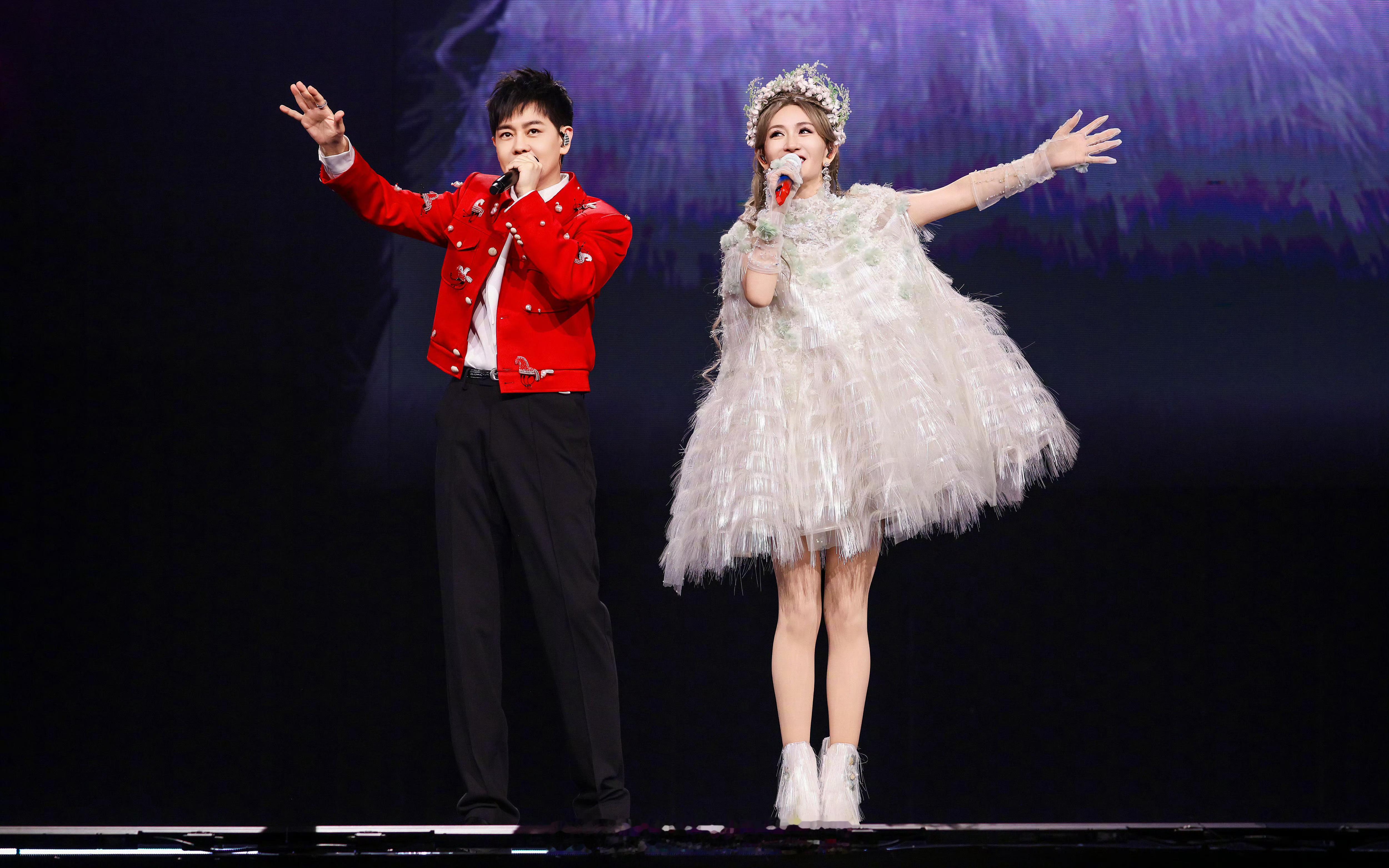 谢娜开演唱会上瘾了 这么多明星大咖来站台，内娱影响力这两口子相当可以～别管有多少