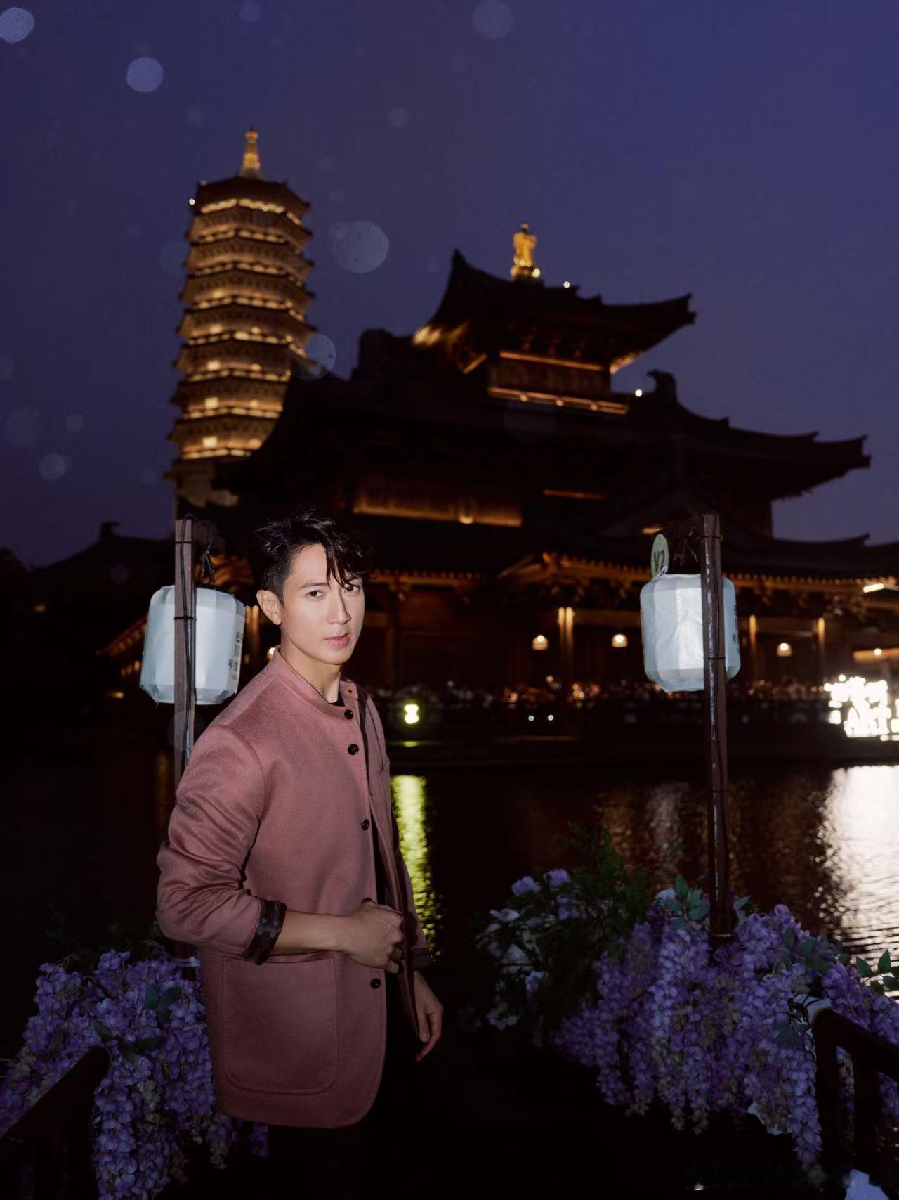 ✦——  悦凯娱乐｜ 吴尊 ——✦     芭莎艺术年度美学盛典  荣获  「年