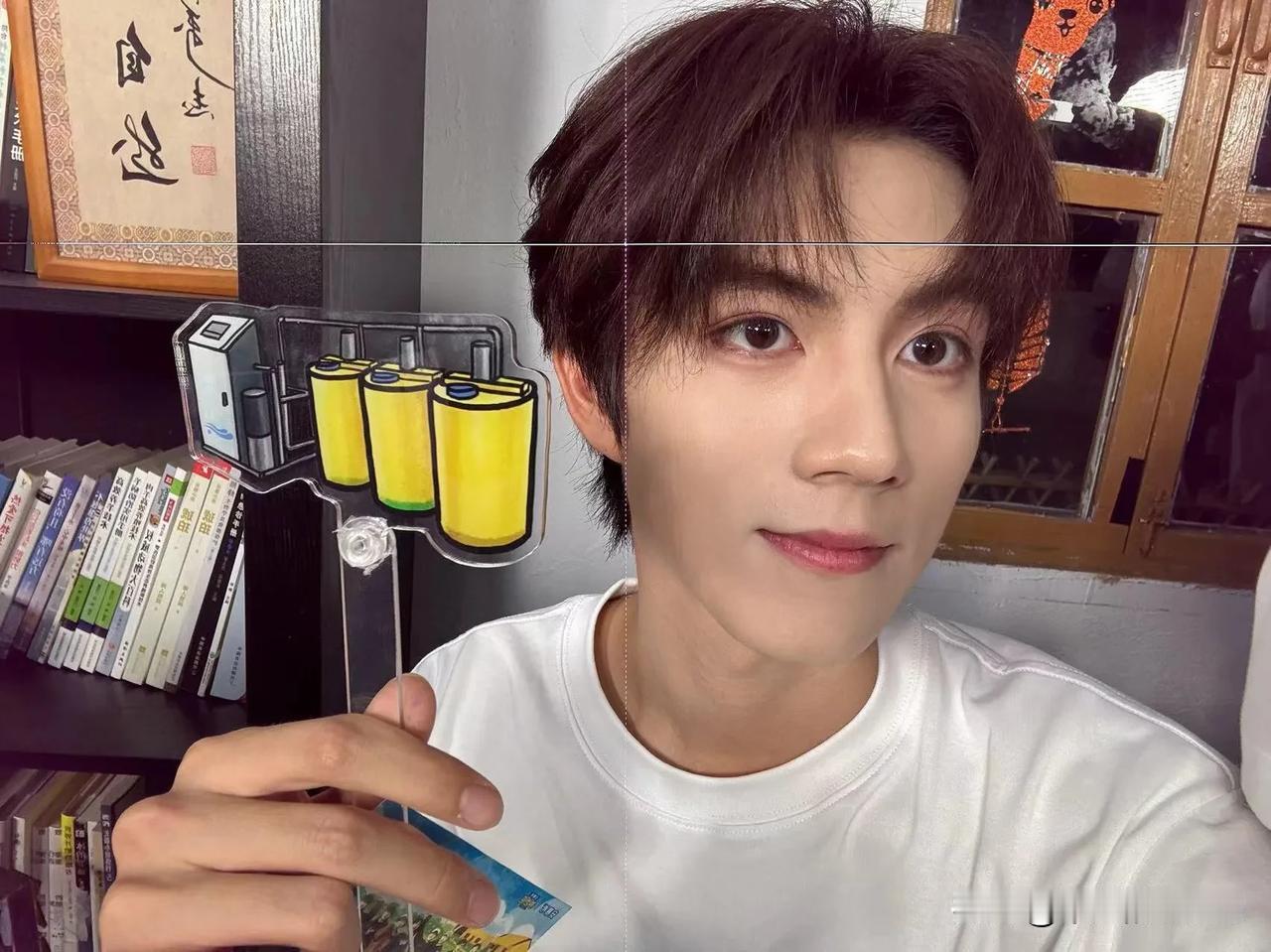 赵一博是超级向上旗下的艺人，在我认识的艺人里，曾舜晞、唐九洲、丞磊等都在该公司。