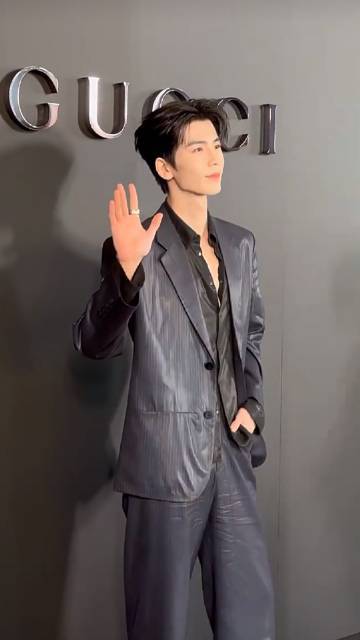 张凌赫亮相GUCCI大秀 张凌赫大秀生图 张凌赫亮相GUCCI大秀 