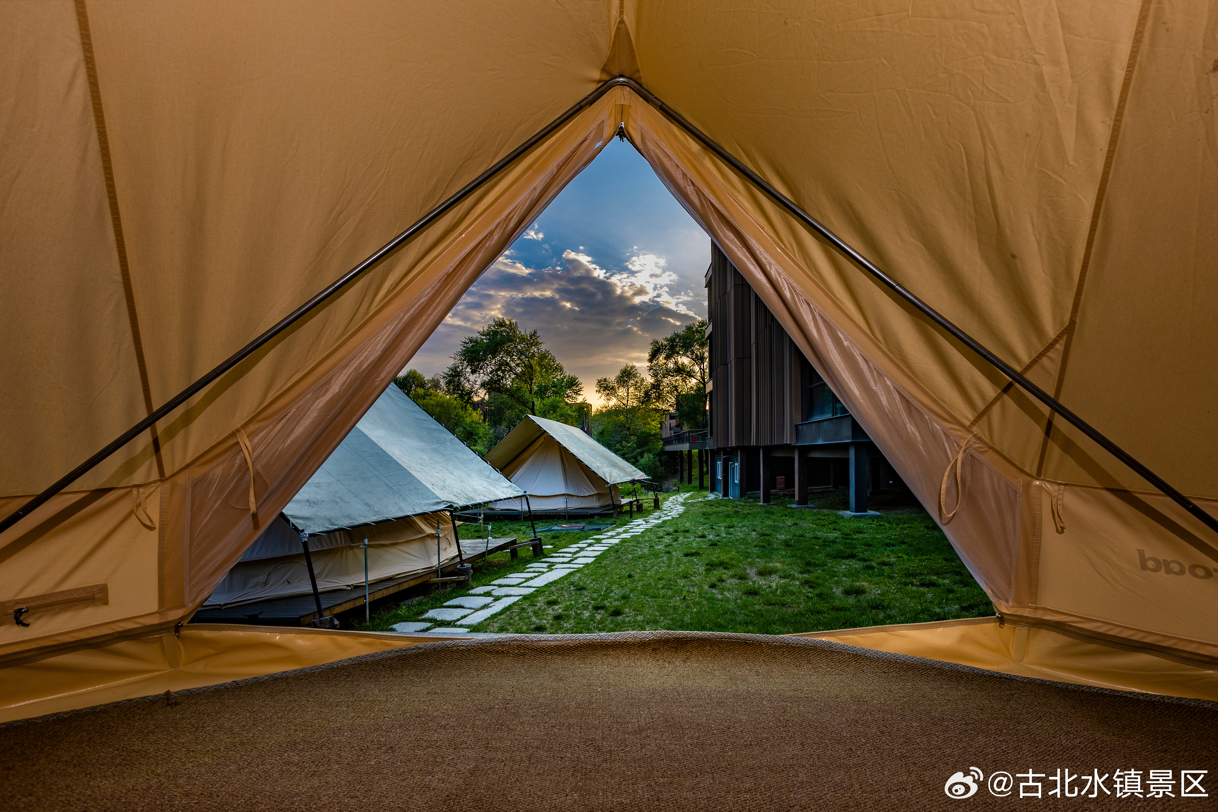 朝露清浅，清风拂面愿你守住内心澄澈不负时光馈赠，万事皆可期早安，宝子们～#古北水