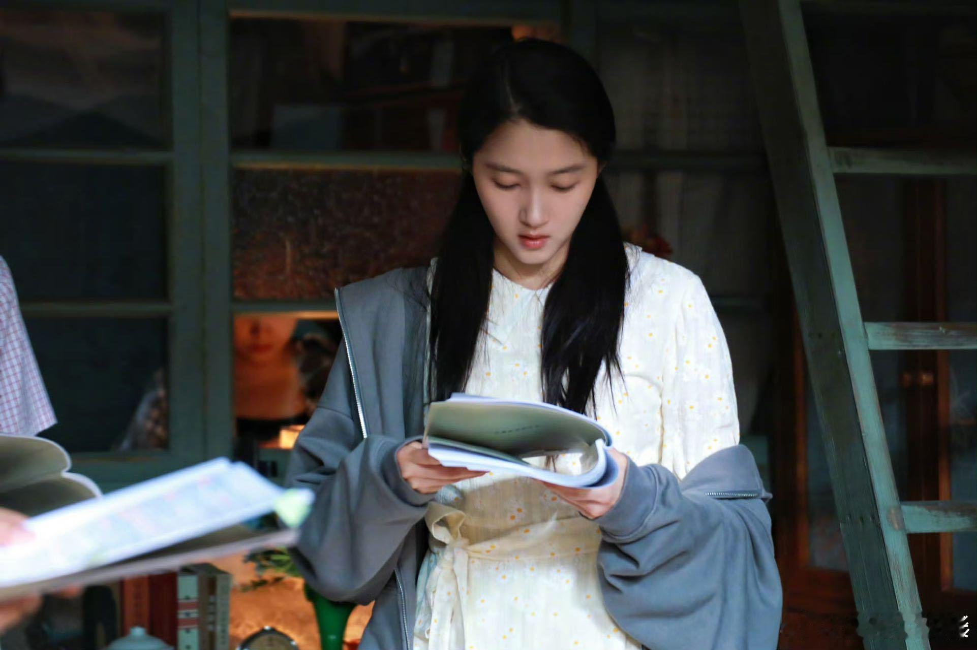 庄筱婷轻舟已过万重山   庄筱婷的轻舟从来就是自己  被《小巷人家》写给庄筱婷的