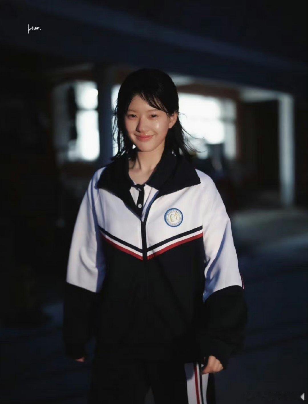 赵露思的最新路透，满含泪水脸上还有巴掌印，真的是很委屈的感觉[苦涩][苦涩]那群