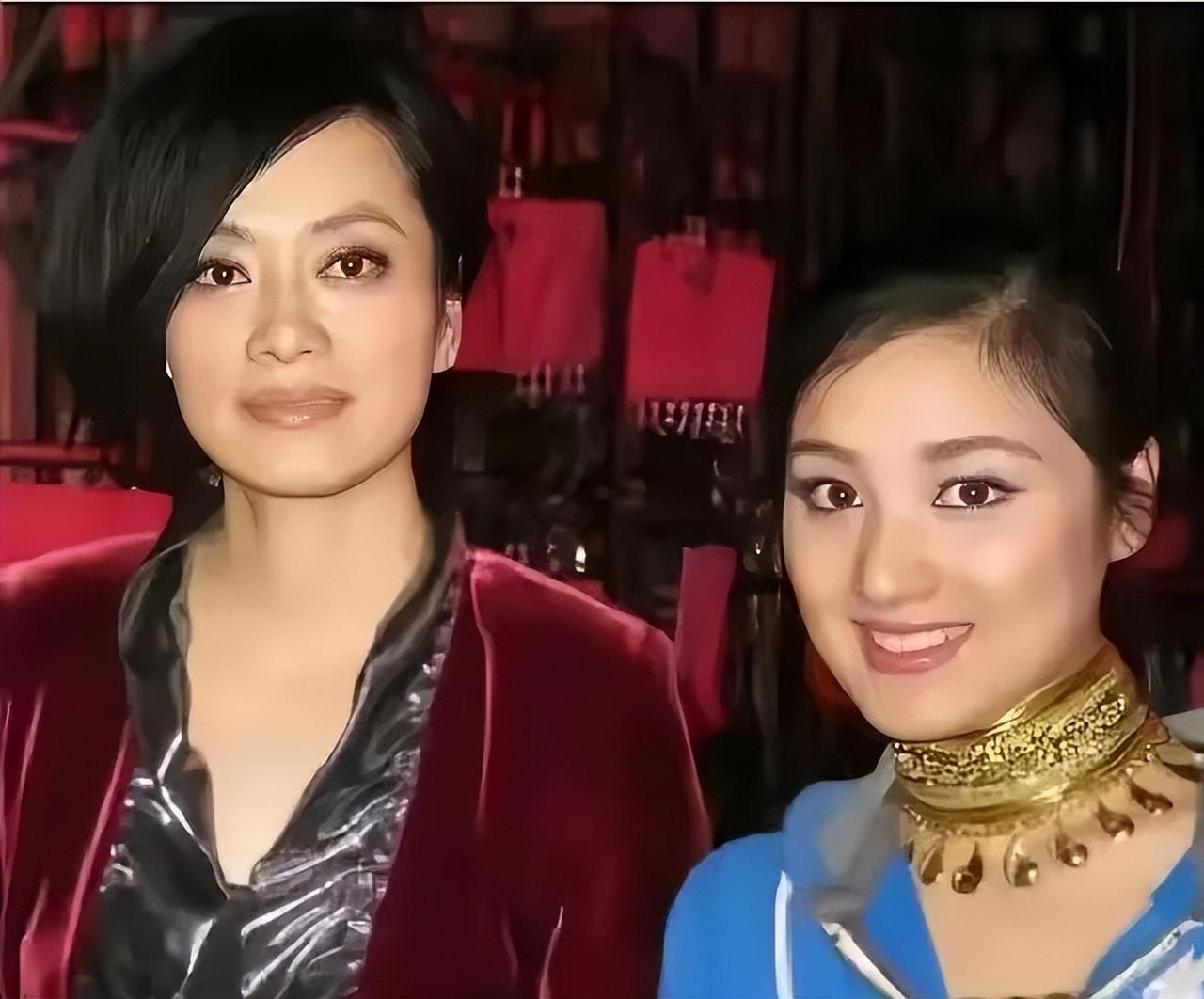 毛阿敏归于平凡的幸福。毛阿敏与女儿定居美国西雅图，日子简单朴素。买菜做饭、接送孩