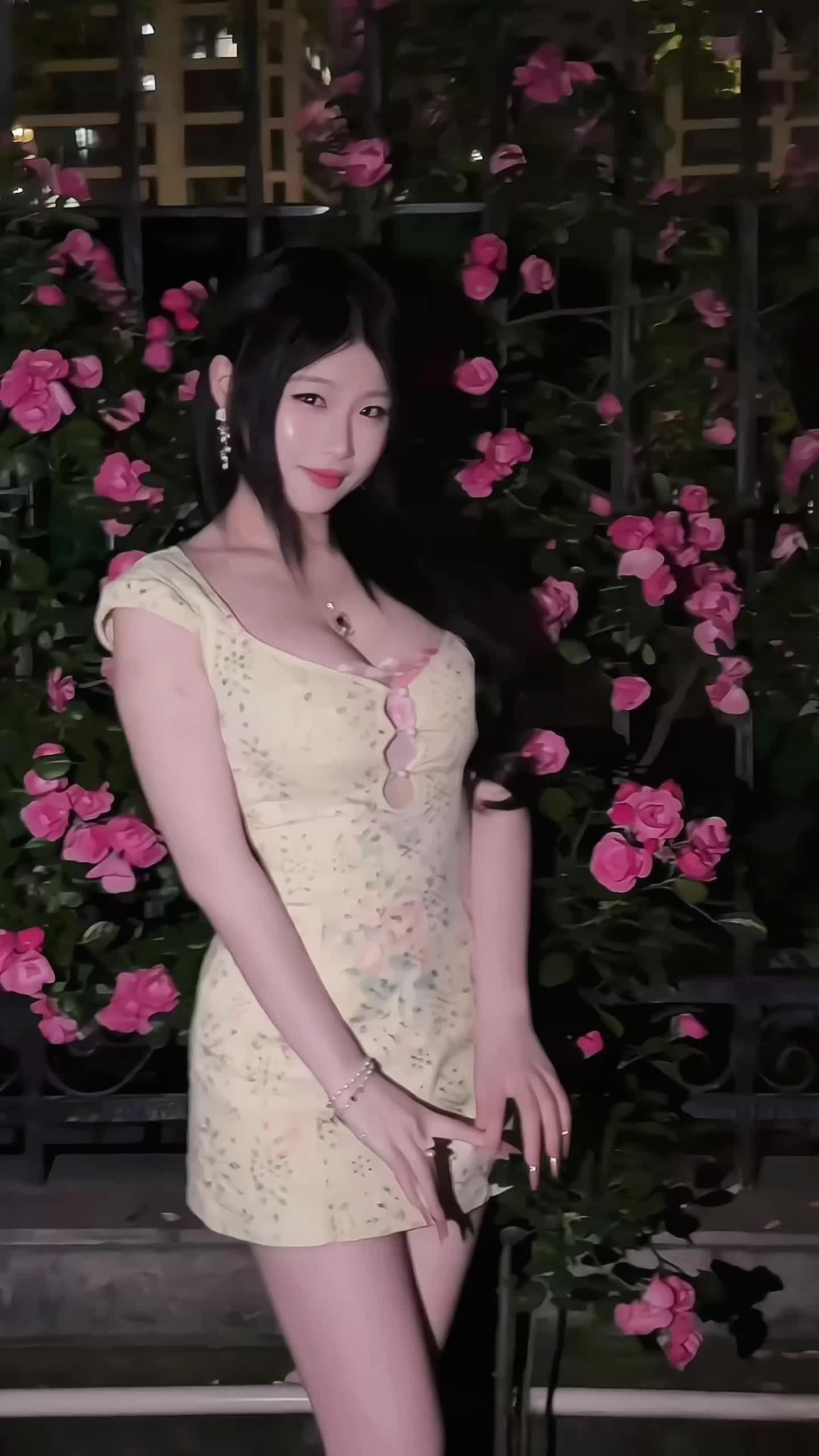 瞳孔与心跳的距离 在与你对视时清零