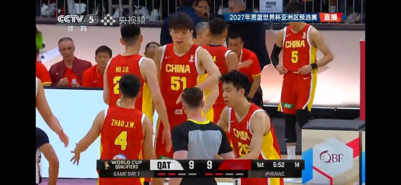 中国男篮单节领先，23比13拿下首节10分的领先，这比赛过程，感觉前面热身赛就是