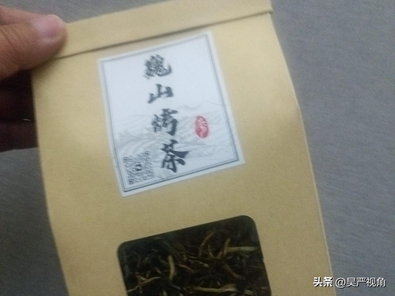 春节期间，小编和家人到大理的巍山县游玩，第一次品尝巍山烤茶。原本只是想尝尝鲜，没