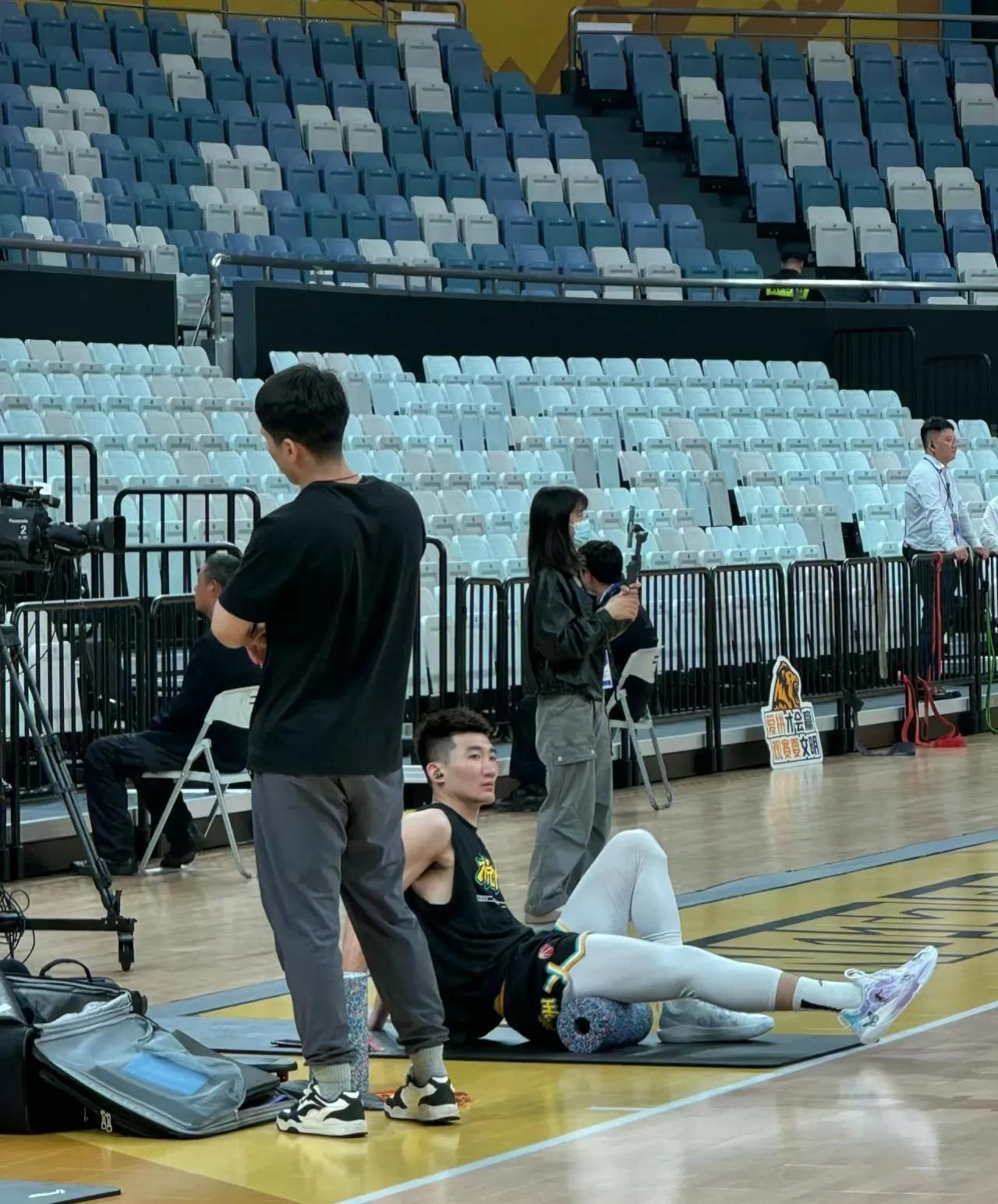 朱俊龙伤停一场孙铭徽赵岩昊火速复出，今晚拿下山西势在必得！

据媒体人爆料孙铭徽