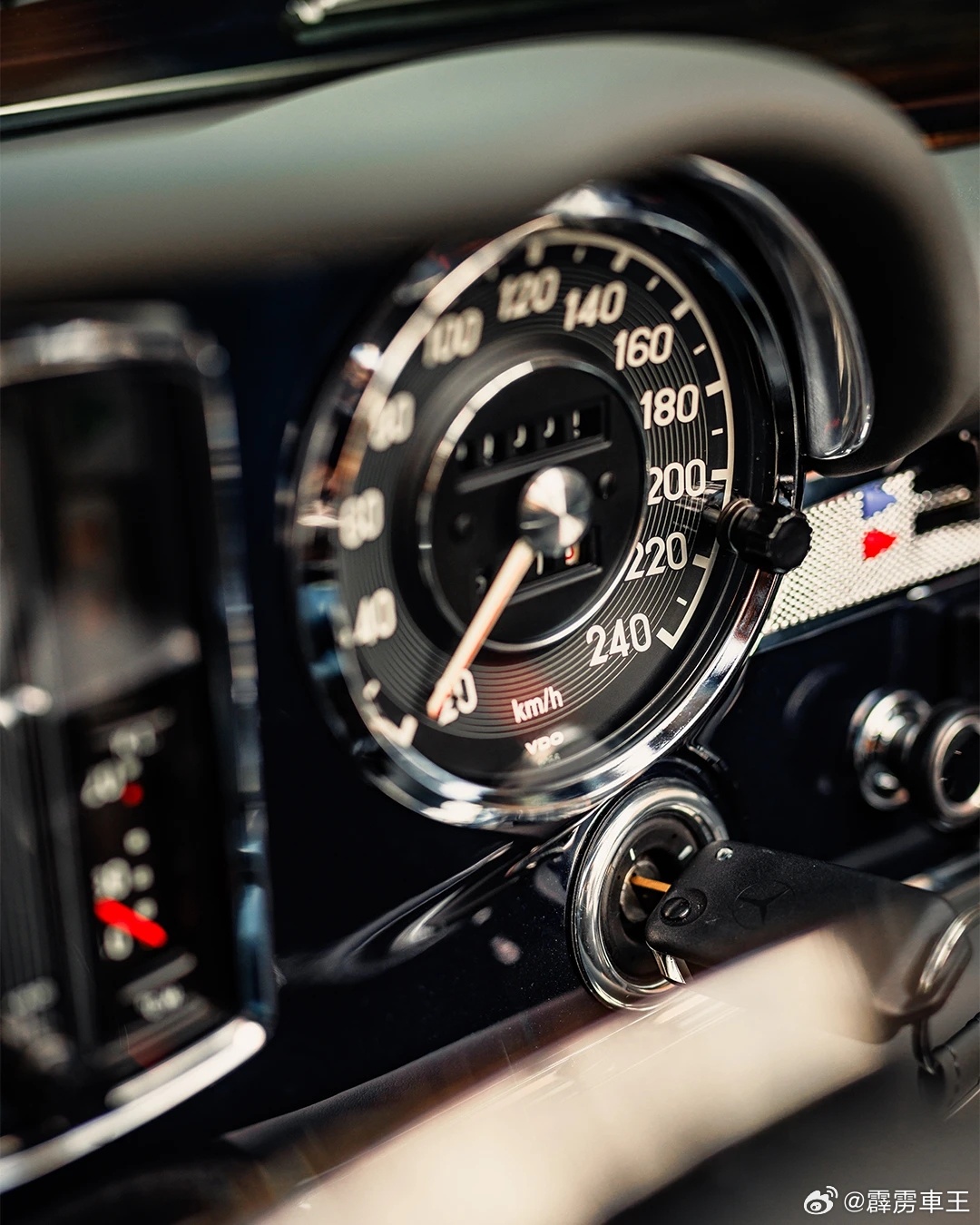 信我，开上这台奔驰，什么彩电冰箱索然无味！老得有品味，还有AMG加持！ 