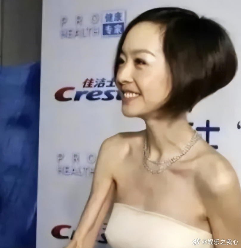 2008年，骨瘦如柴的鲁豫去李连杰家里吃饭，李连杰说：“听说你每天只吃20粒米饭