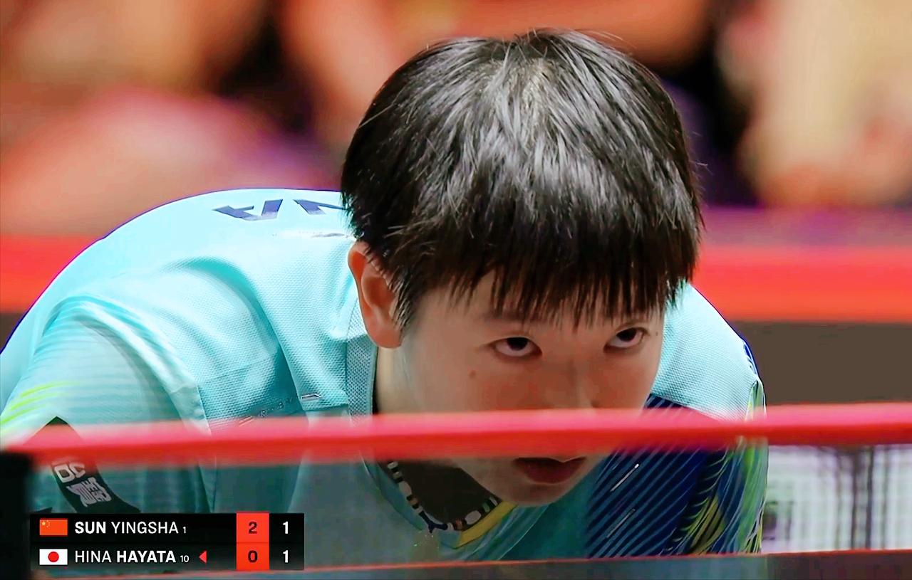 不好！关键时刻，早田希娜使出了反手发球，扳回一局！

第一局
孙颖莎11:6拿下