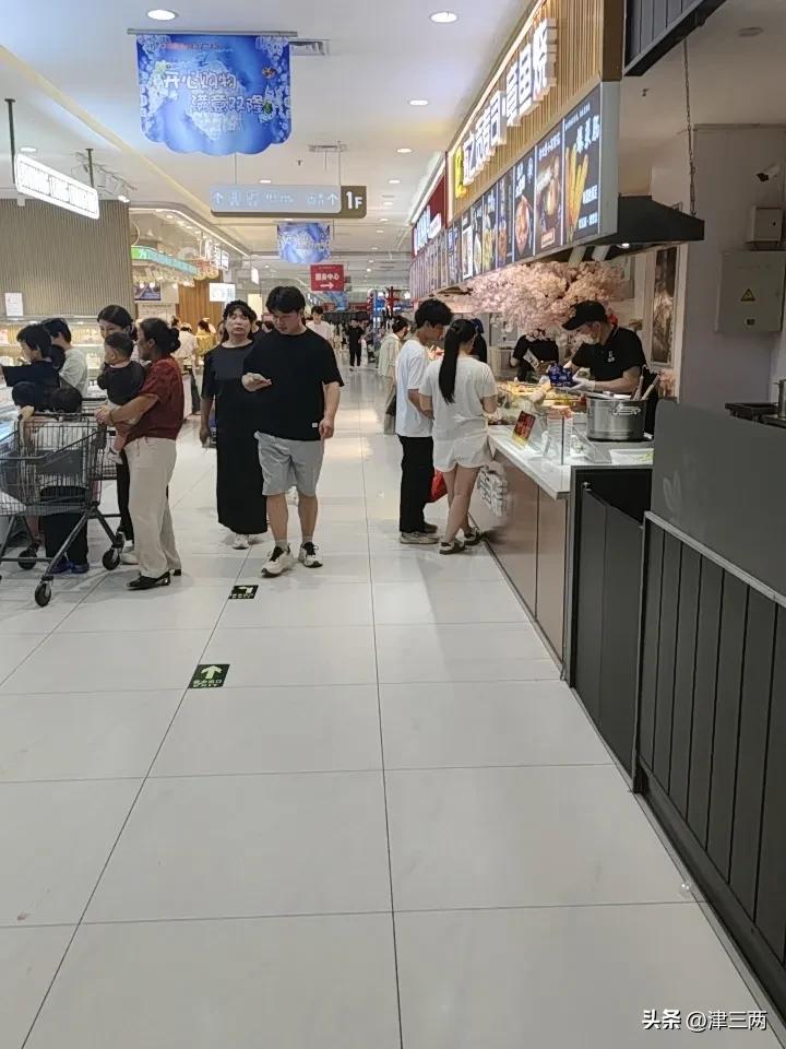 商场不免费停车黑心，
免费停车1小时吝啬，
免费停车2小时及格，
免费停车3小时