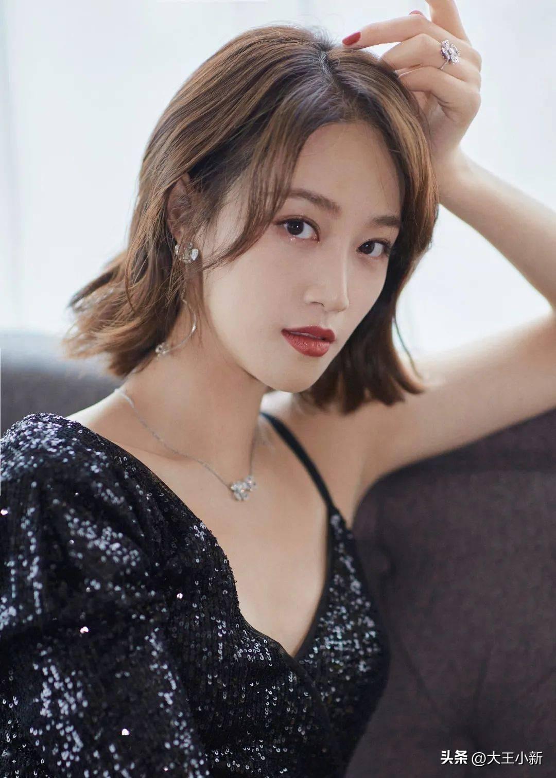 果然高叶说的没错
人不火是有原因的
不信你看看蓝盈莹

高叶曾经说过：“希望给我