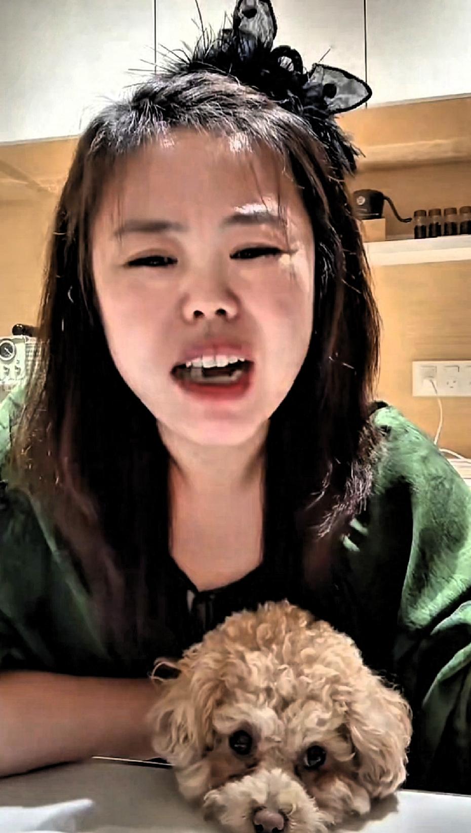 苦茶丹丹香，要直播赚钱给父母买楼！
伙伴们，我要认真直播赚钱给我爸妈买楼了，可是