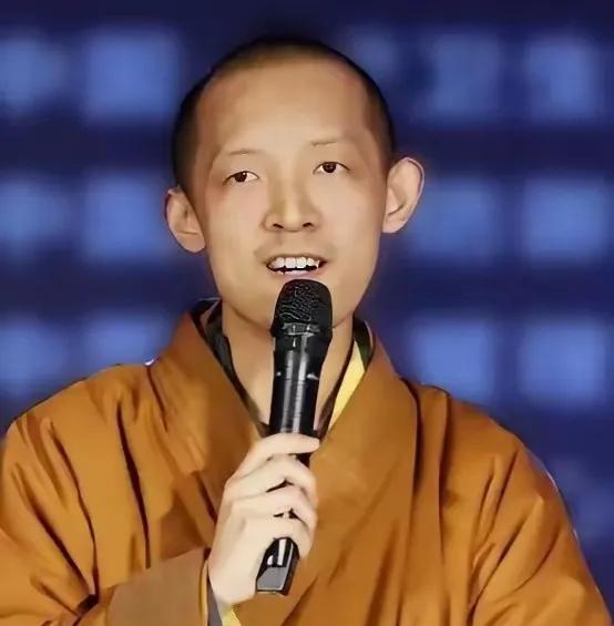 [月亮]他放弃50万奖学金，非要出家当和尚！父母哭求也拦不住他，9年后他说出原因