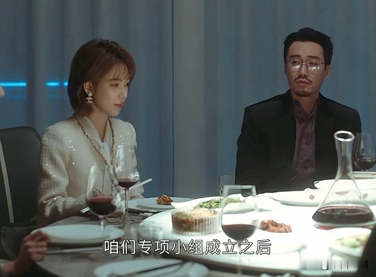 Dony这个老色批，真的让人作呕，全桌的女员工围绕着你，给女员工灌酒，还xsr，