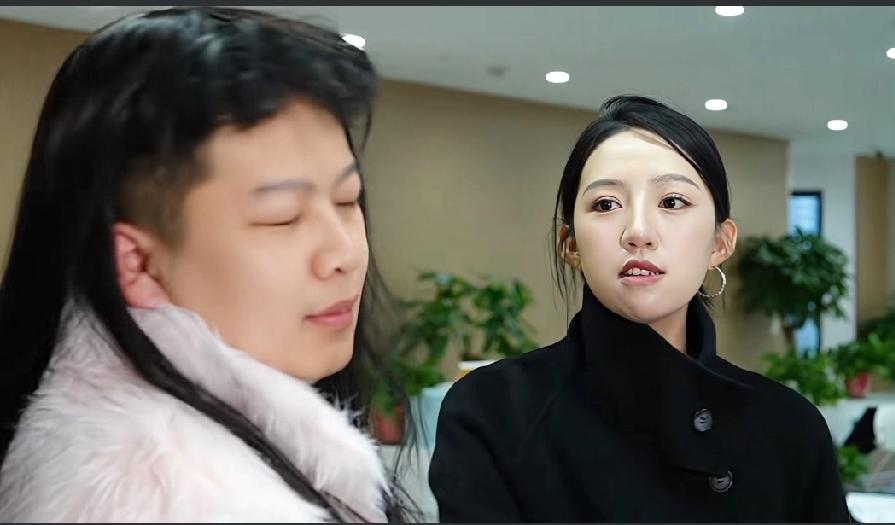 麦小登永远不会踹了世豪，看看为了老婆工作，世豪被折磨成什么样子了！
没了世豪谁还