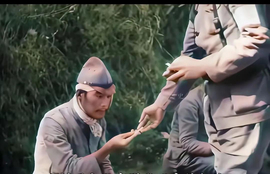 在东平战役期间，出现过日军俘虏佯装可怜，向我方士兵讨要香烟的情况。部分日军俘虏会