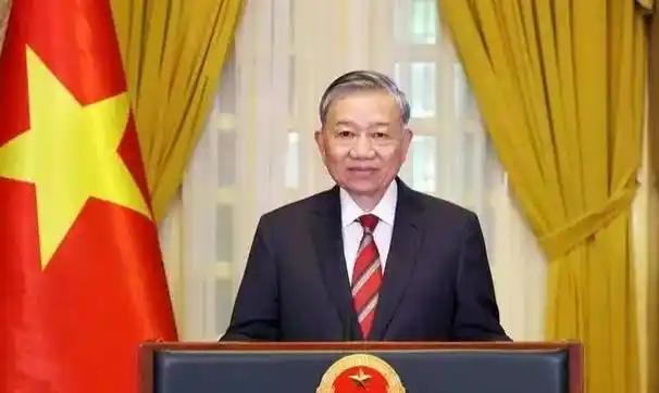 [月亮]越南前脚刚结束访美行程，后脚就马不停蹄与中国开展多领域、高规格互动，用实