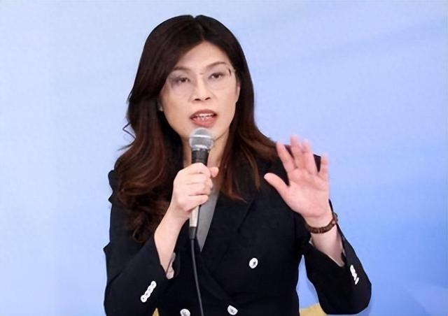 一个满意度只剩39%的执政者，一个不支持率54.5%的反对党主席，这两个人凑一块
