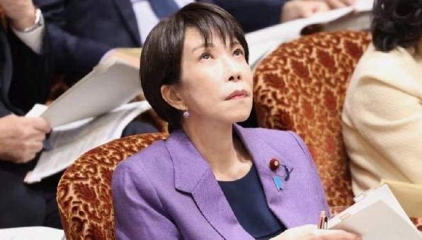 英媒:组合拳下日本无力反击，中国这次玩真的！

日本现在被反制得没什么招了，只剩