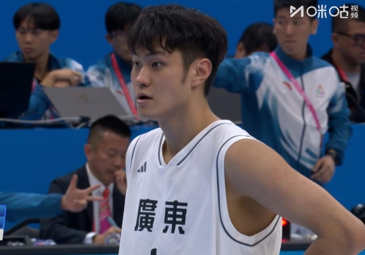 全运会男篮U22冠军赛刚刚结束，最终广东103：75大比分战胜了山东强势夺冠。