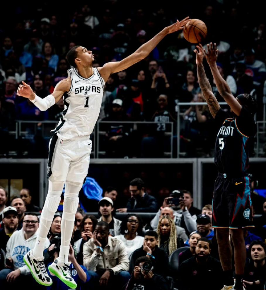 马刺怎么就成了联盟第一强队杀手？

马刺掀翻联盟第一的活塞队豪取九连胜，不止是活