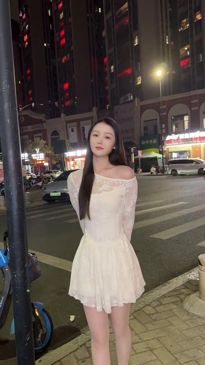 我来自广东梅州，爱上广汉嘎哇，我也可以不带方言讲话。i can speak en